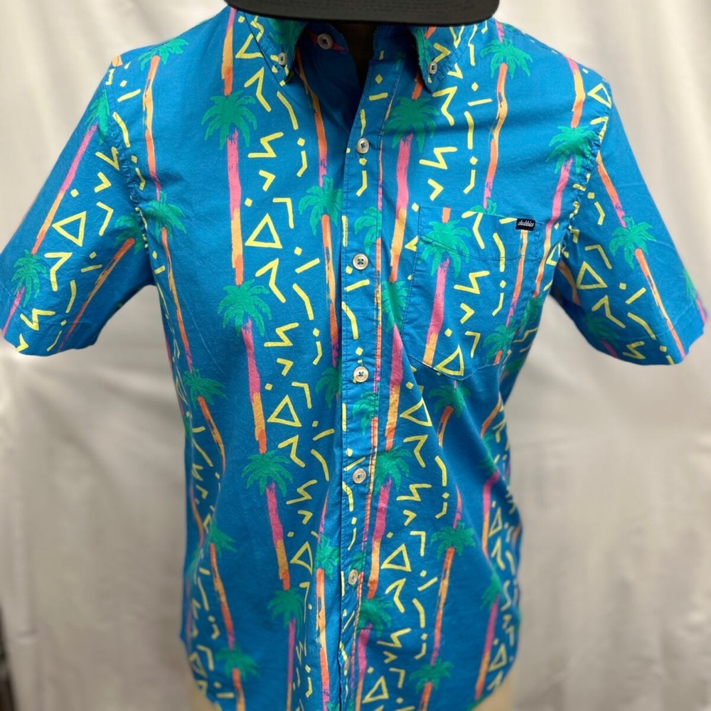 Chubbies Short Sleeve Button Up Shirt The Friday Shirt “Water Slider” Medium I61
